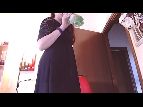 ❤️ Un escravo sumiso que adora as bragas sucias e deliciosas vese obrigado a masturbarse despois de ver este vídeo! Porno en nós ☑