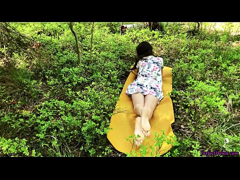 ❤️ Stranger on Tinder masturba a miña coña e fode apaixonadamente no bosque Porno en nós ☑